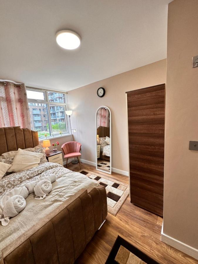 Canary Wharf Single Double And En-Suite Rooms Londres Exterior foto