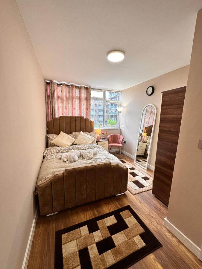 Canary Wharf Single Double And En-Suite Rooms Londres Exterior foto