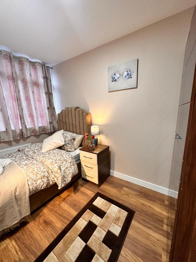 Canary Wharf Single Double And En-Suite Rooms Londres Exterior foto