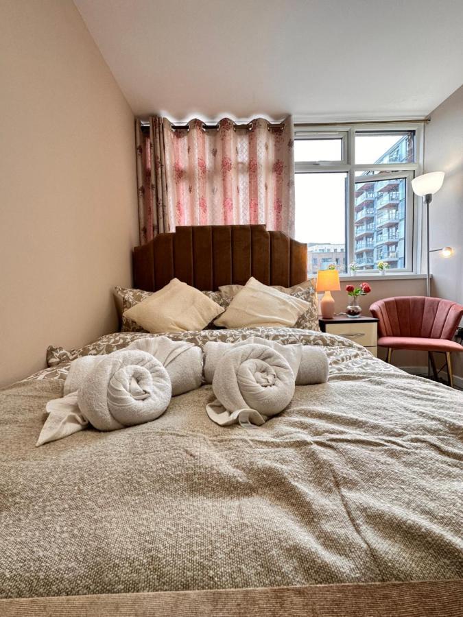 Canary Wharf Single Double And En-Suite Rooms Londres Exterior foto