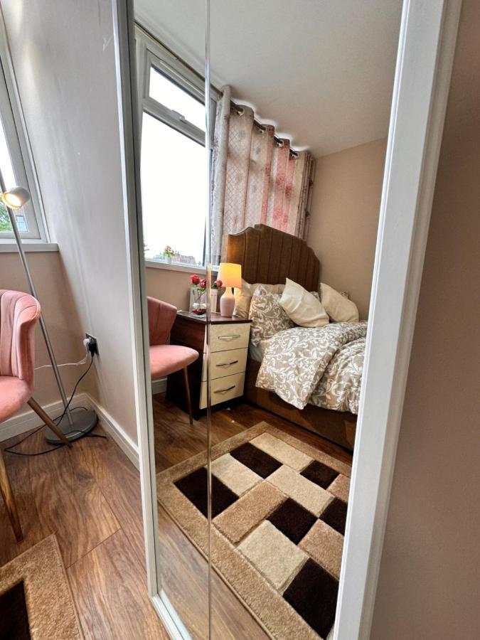Canary Wharf Single Double And En-Suite Rooms Londres Exterior foto