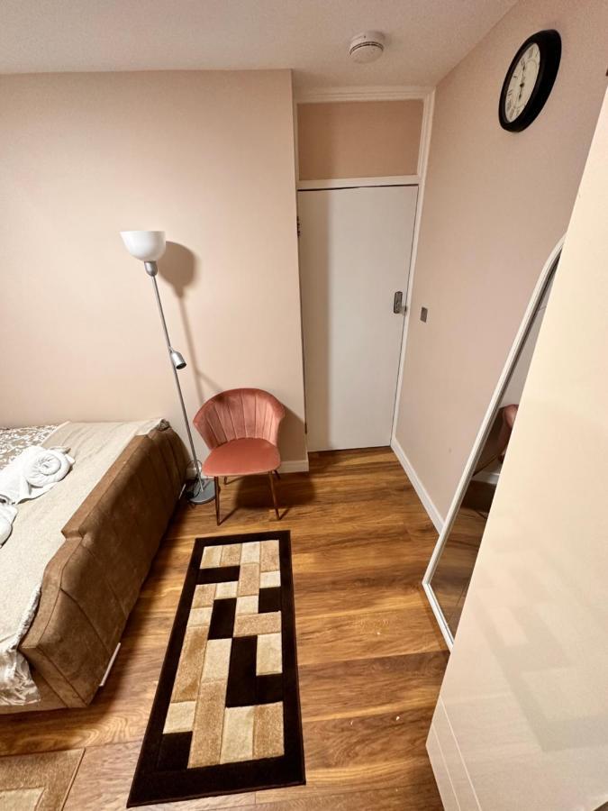 Canary Wharf Single Double And En-Suite Rooms Londres Exterior foto