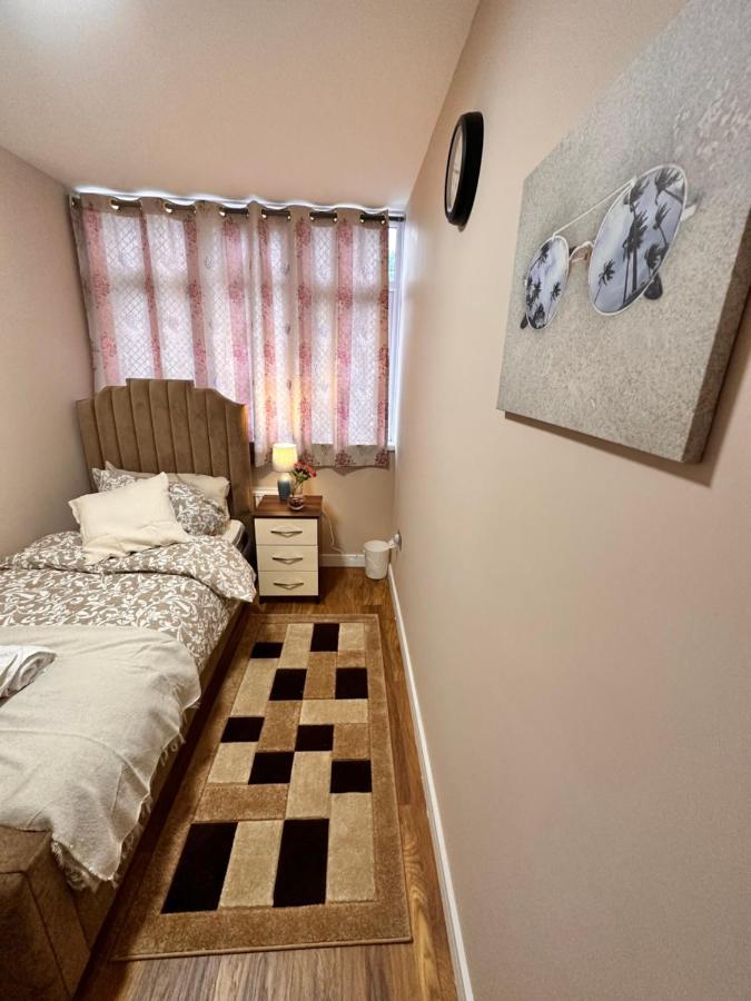 Canary Wharf Single Double And En-Suite Rooms Londres Exterior foto