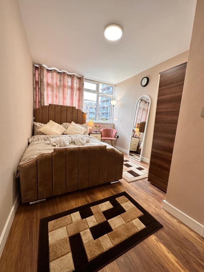 Canary Wharf Single Double And En-Suite Rooms Londres Exterior foto